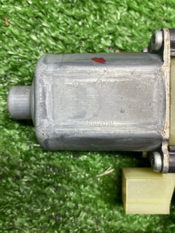 Привід ліфта передній 5Q0959801C VAG