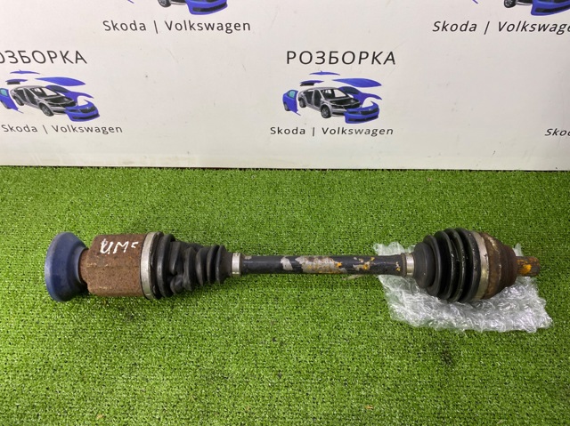 Привід передній правий 5QN407272L VAG
