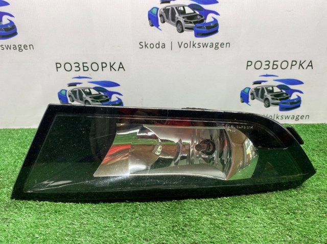 Туманка ліва 6V0941699A VAG