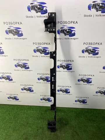 Кронштейн бампера заднього, центральний 7H0807723 VAG