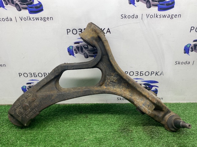Важіль передній лівий 7L0407153B VAG