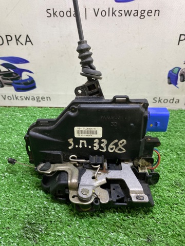 Замок задніх дверей, правих 7L0839016 VAG