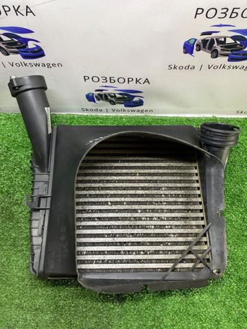 Охолоджувач наддувочного повітря 7L6145803H VAG