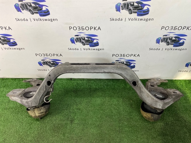 Підрамник двигуна 7L6199207 VAG