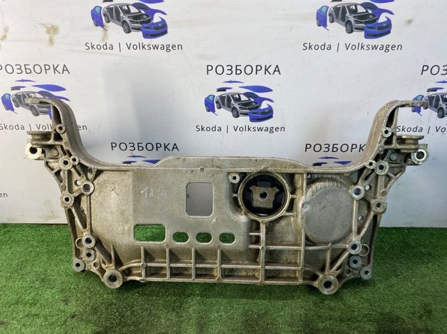 Балка передньої підвіски, підрамник 7N0199369A VAG