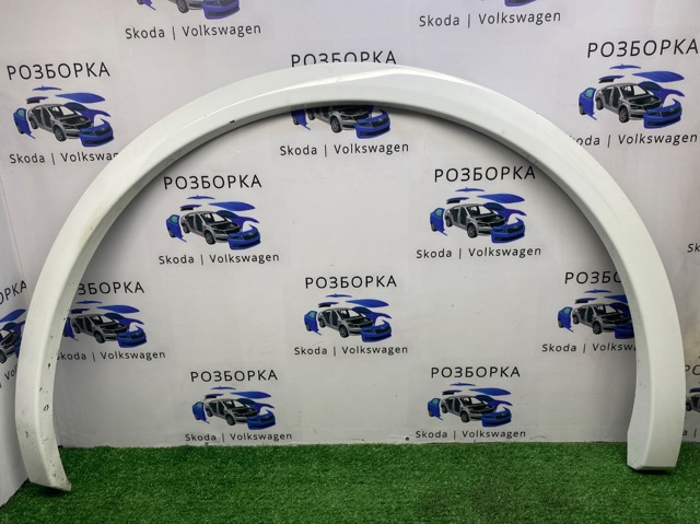 Молдинг арки колеса заднього, правий 80A853818A VAG