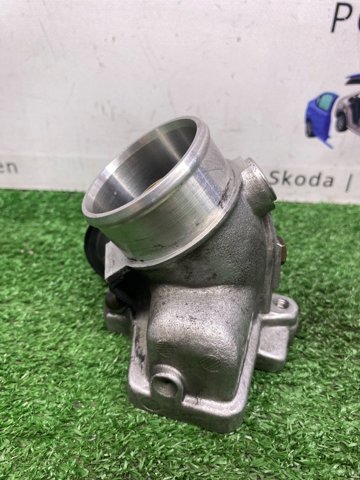 Заслінка повітряна 8D0145950D VAG