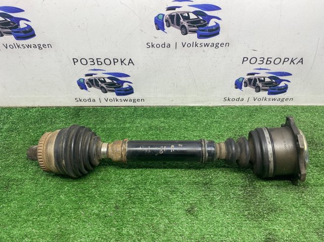 Піввісь передня, права 8D0407272AK VAG