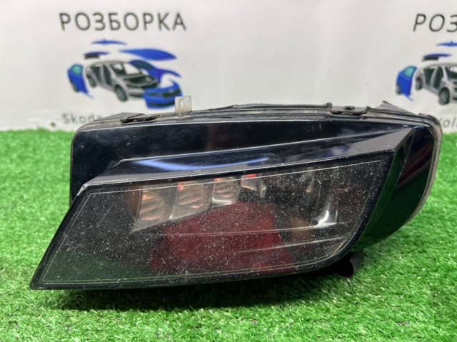 Права протитуманні фари 8K0941700B VAG