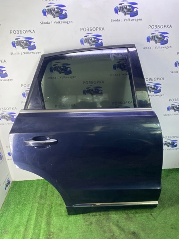 Двері задні в зборі 8R0833052B VAG