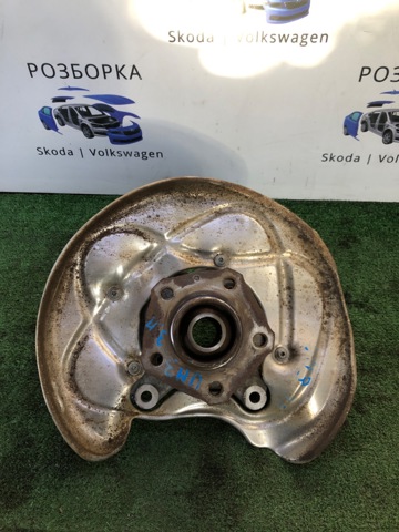 Цапфа права 8W0505432Q VAG