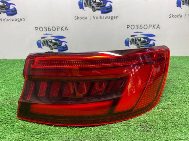 Фара задня права зовнішня 8W5945092D VAG