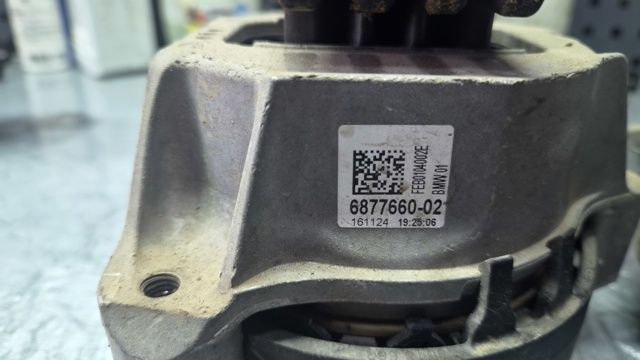 Права опора двигуна 22116877660 BMW