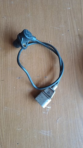 Датчик положення (оборотів) коленвалу 0261210143 BOSCH