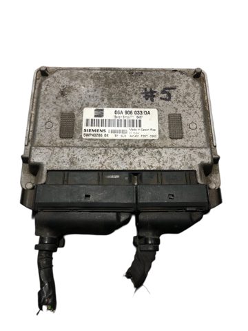 Комп'ютер двигуна 06A906033DA VAG
