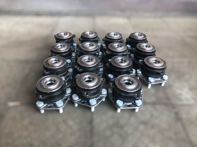 Маточина заднього колеса 104412300B Tesla Model
