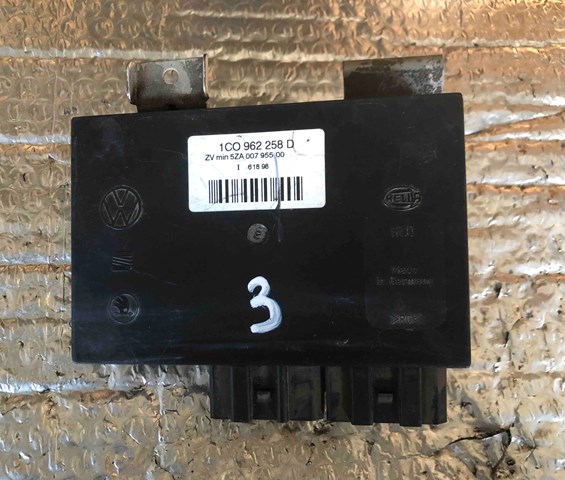 Блок управління центральним замком 1C0962258D VAG