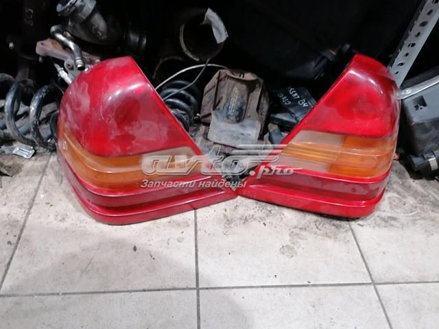 Задній правий стоп 2028200264R MERCEDES