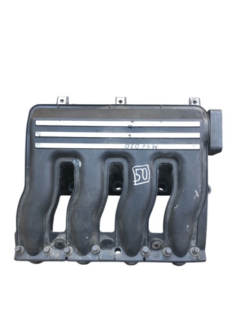 Колектор впускний 2246942 BMW