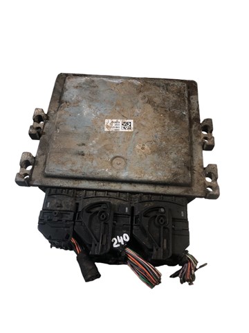 Блок двигуна 237102426R RENAULT