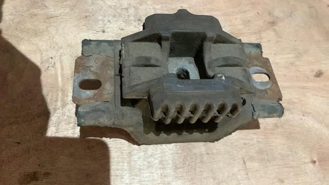 Подушка (опора) двигуна, ліва верхня 2S617M121BB FORD