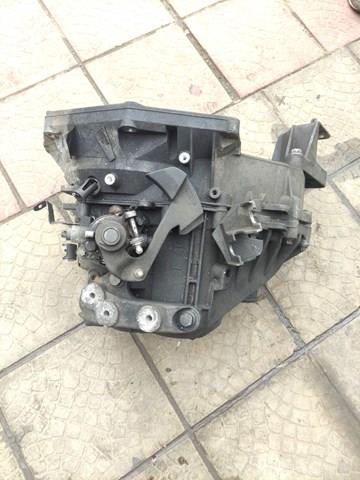 Коробка швидкостей механіка 55561696 GM