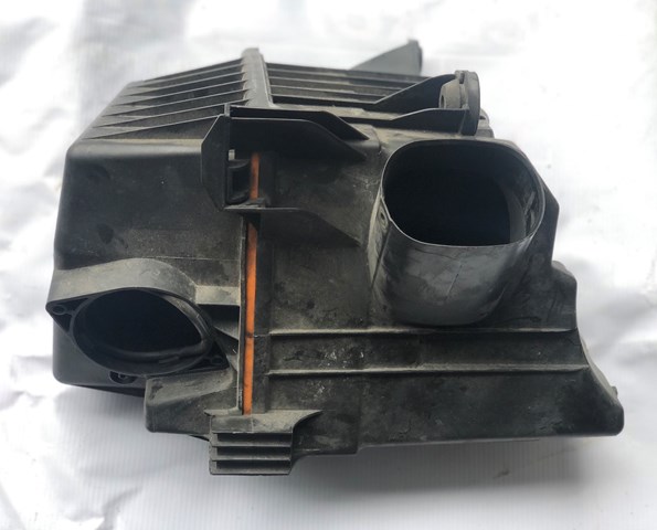Корпус повітряного фільтра 6Q0129601AR VAG