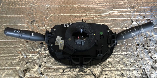 Перемикач підрульовий 8200155865 RENAULT