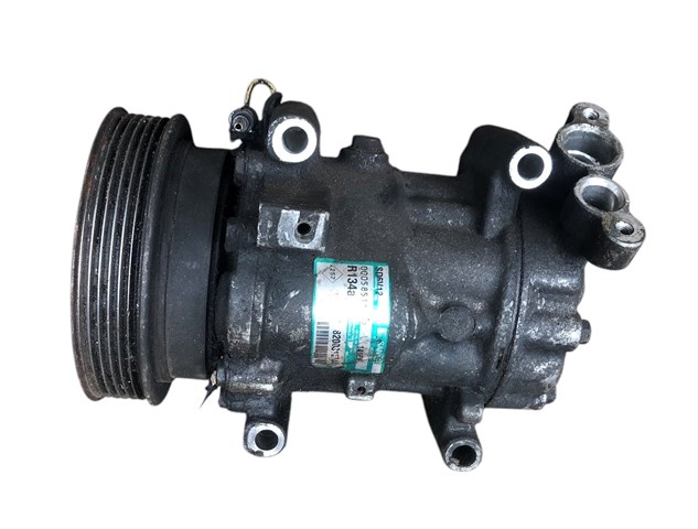 Компресор кліматичної установки 8200315744 RENAULT