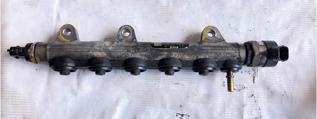 Рампа форсунок системи упорскування палива 8200661279 RENAULT