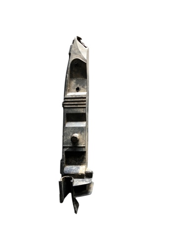 Праве кріплення переднього бампера 8L0807184D VAG