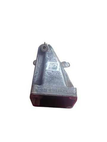 Кронштейн подушки (опори) двигуна, правої A6112230804 MERCEDES