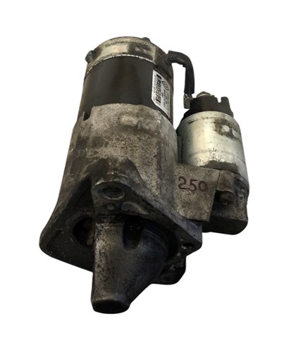 Стартер M000T87881 RENAULT