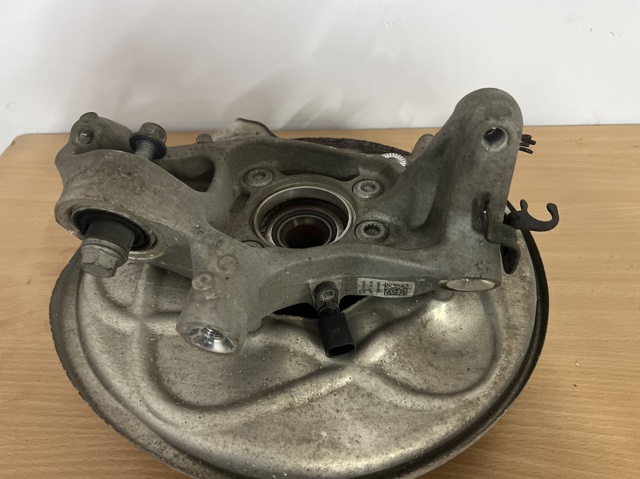 Цапфа поворотного кулака 8W0505431Q VAG