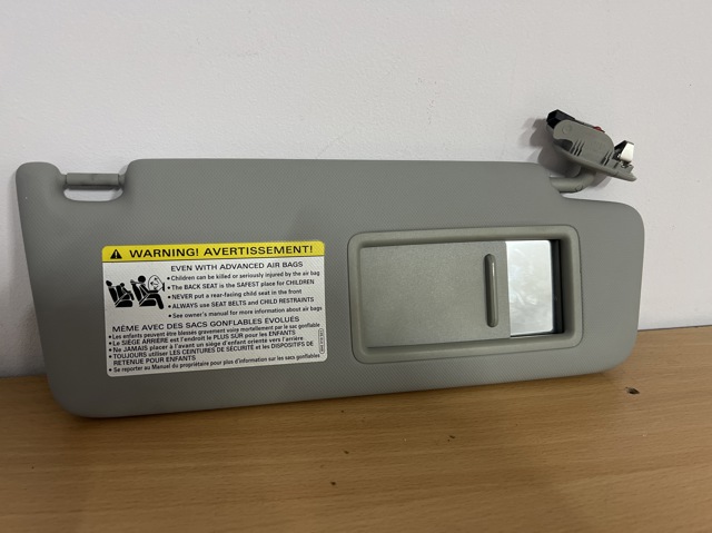 Козирок протисонячний 8W0857552BEA7 VAG