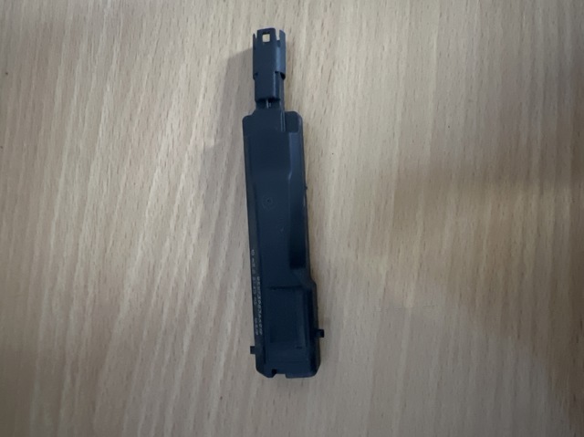 Датчик закривання дверей (кінцевий вимикач) 8W0927753 VAG