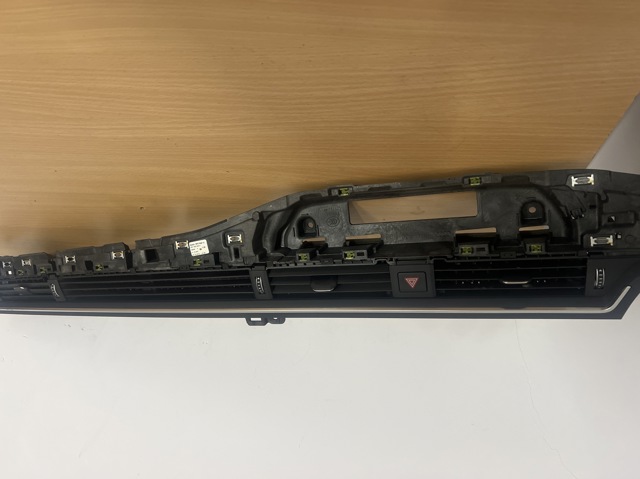 Решітка повітропровода 8W1820902C6PS VAG