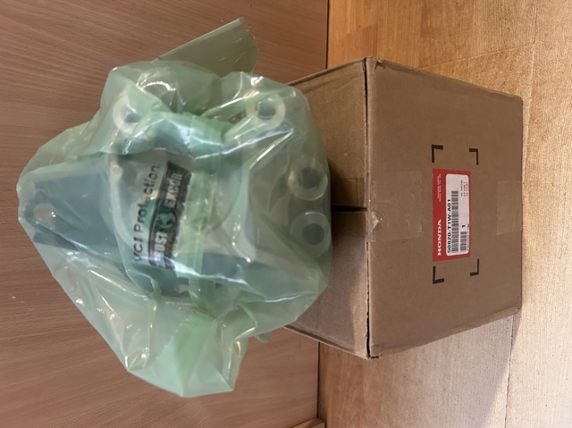 Подушка (опора) двигуна, права нижня 50820T1WA01 HONDA