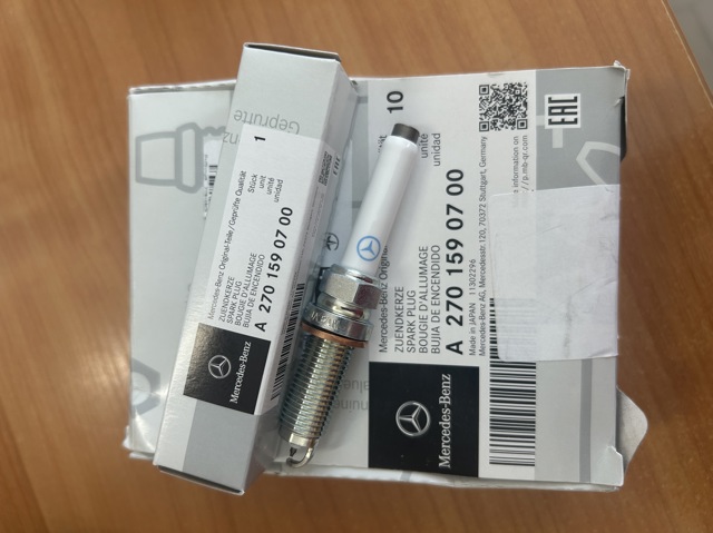 Свічки автомобільні A2701590700 MERCEDES