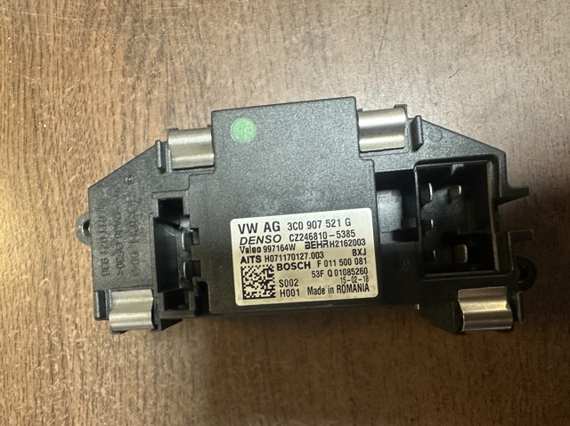 Регулятор оборотів пічки 3C0907521G VAG