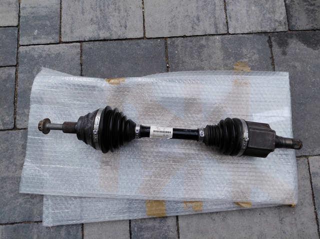 Привід лівий 5QM407271L VAG
