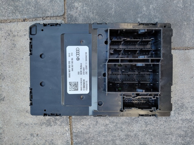 Комп'ютер бортовий 8W0907063DG VAG