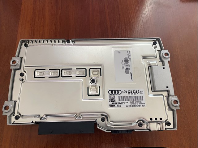 Підсилювач звуку аудіосистеми 4G0035223C VAG