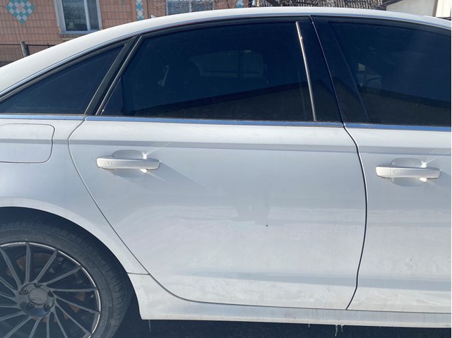 Двері задні, праві 4G5833052 VAG