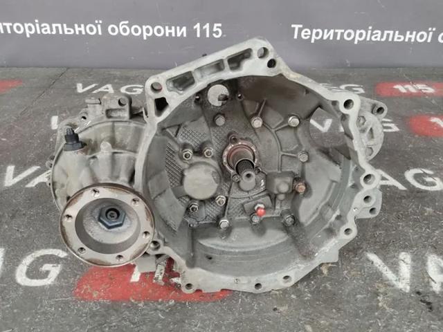Коробка механіка в зборі 02J300050X VAG