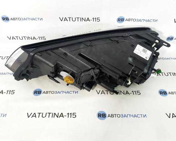 Фара передня права 1EL011937421 HELLA