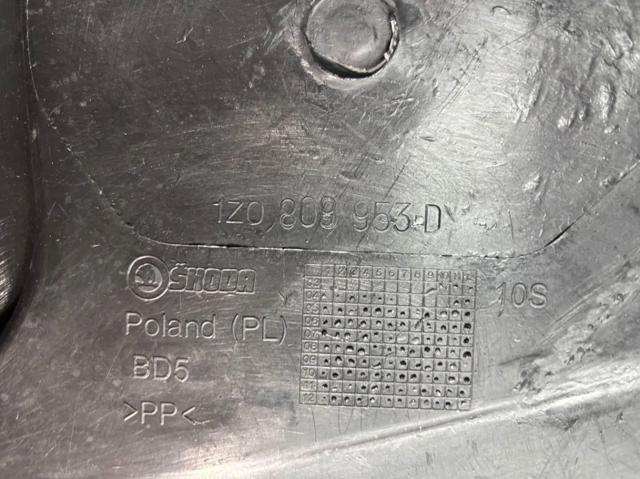 Підкрилок переднього крила, лівий передній 1Z0809953D VAG