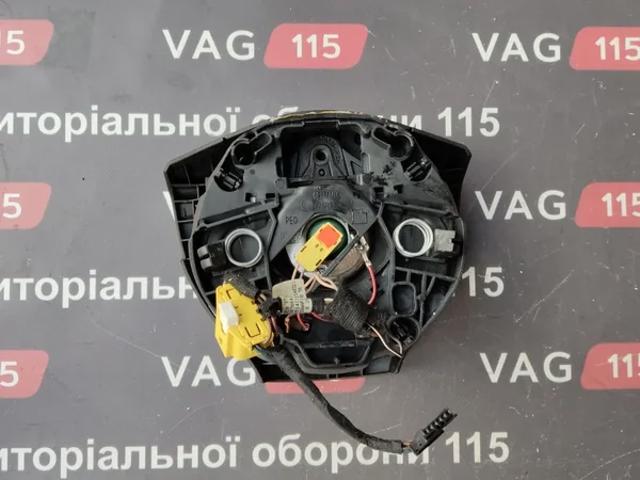 Подушка в кермі 3C8880201AA81U VAG