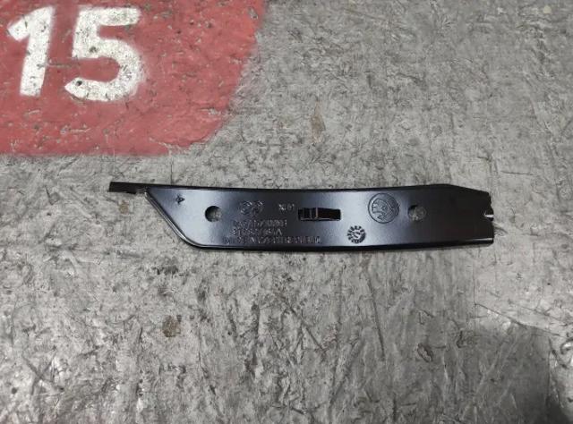 Напрямна переднього бампера, права 3T0807184A VAG