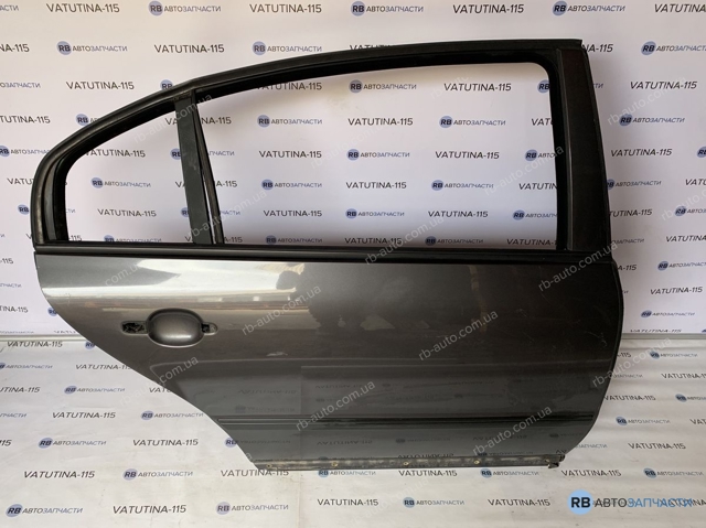 Двері пасажирські задні праві 3U5833052B VAG